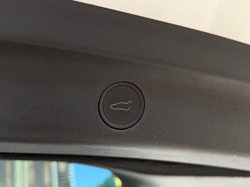Used 2023 Tesla Model Y Long Range AWD/4WD image 18