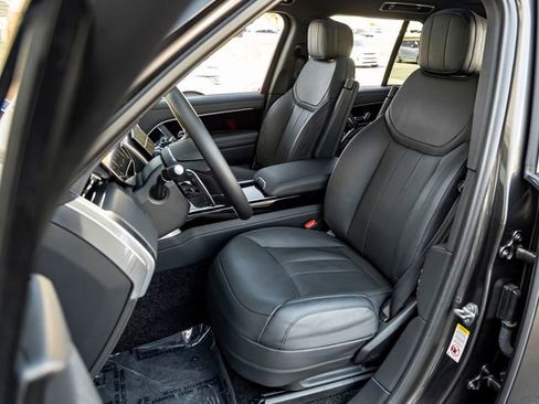 Used 2024 Land Rover Range Rover SE image 13