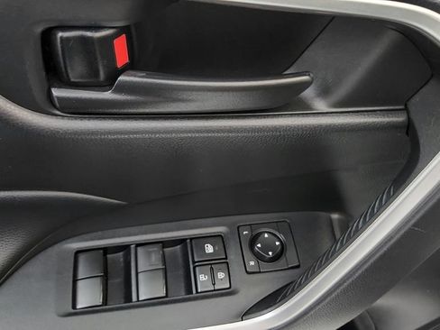 Certified 2021 Toyota RAV4 LE FWD image 23
