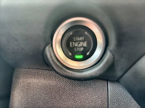 Certified 2025 Chevrolet Tahoe LT AWD/4WD image 17