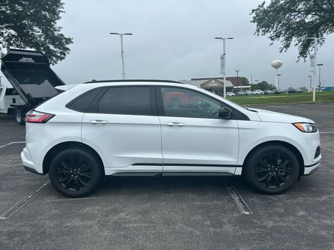 Used 2022 Ford Edge SE w/ Black Appearance Package AWD/4WD image 4