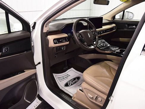 Used 2022 Lincoln Nautilus Reserve image 14