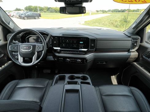 Used 2025 GMC Sierra 1500 SLT AWD/4WD image 29