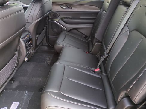 New 2026 Jeep Grand Cherokee L Limited AWD/4WD image 17