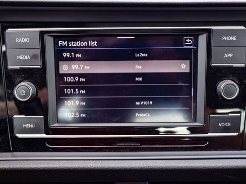 Used 2023 Volkswagen Jetta SE w/ Panoramic Sunroof Package image 32