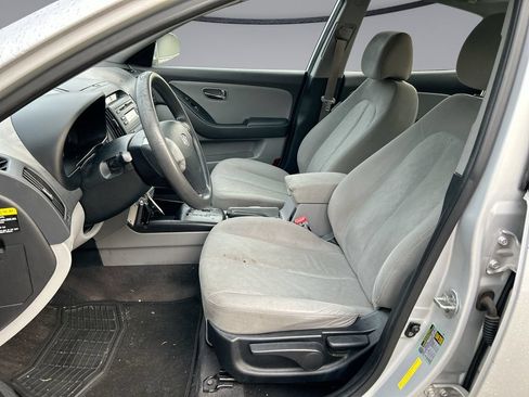 Used 2010 Hyundai Elantra SE FWD image 11