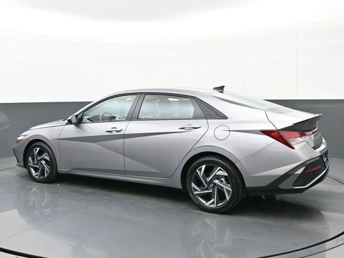 Certified 2025 Hyundai Elantra Sport image 6