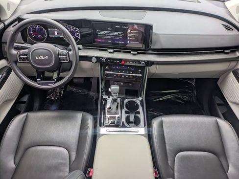 Used 2024 Kia Carnival EX FWD image 16