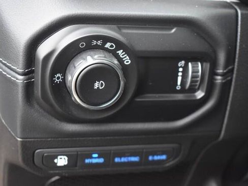 Used 2025 Jeep Wrangler Sahara 4xe AWD/4WD image 26