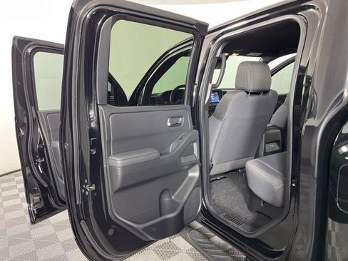 Used 2023 Nissan Frontier SV w/ Midnight Edition Package image 39