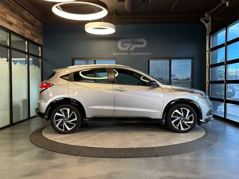 Used 2020 Honda HR-V Sport image 2