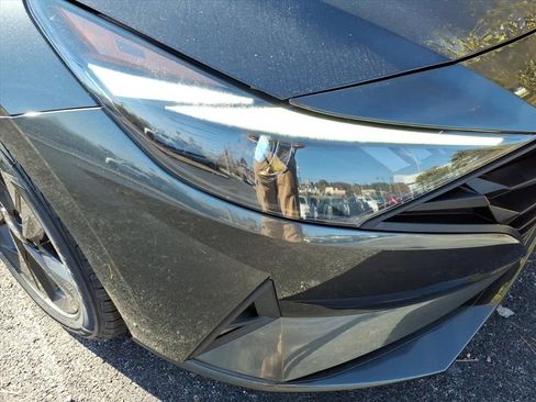 Used 2021 Hyundai Elantra SEL image 2