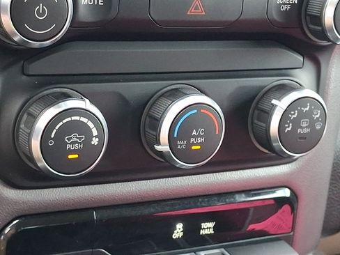 Used 2020 RAM 1500 Big Horn AWD/4WD image 17