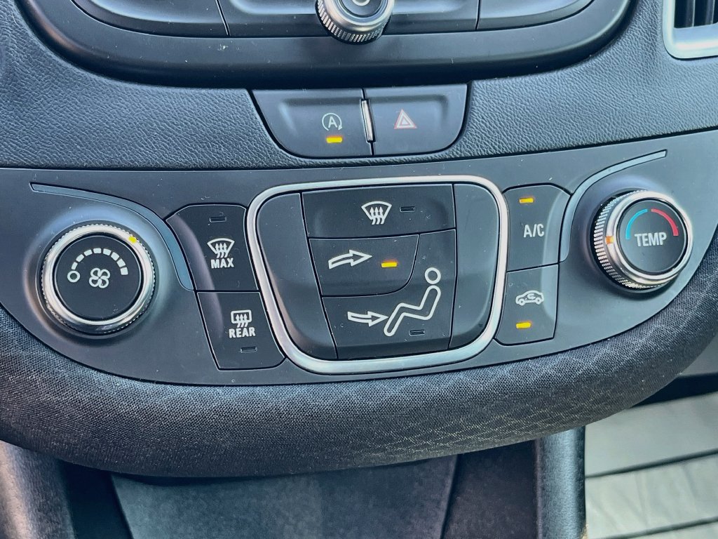 Used 2025 Chevrolet Malibu RS w/ LPO, Floor Liner Package FWD image 15