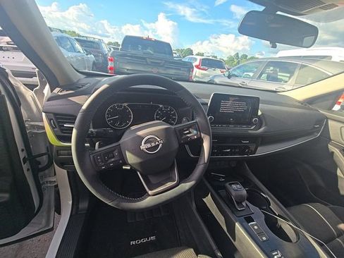 Used 2026 Nissan Rogue SV FWD image 4