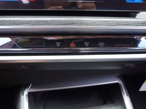 New 2025 BMW 740i w/ Executive Package image 9