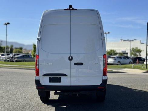New 2025 Mercedes-Benz Sprinter 2500 image 8