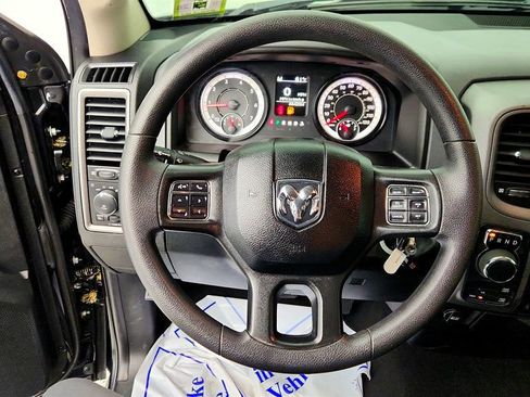 Used 2018 RAM 1500 Express w/ Black Ram 1500 Express Group AWD/4WD image 13