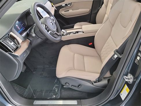 New 2026 Volvo XC90 B6 Plus w/ Protection Package Premier image 9