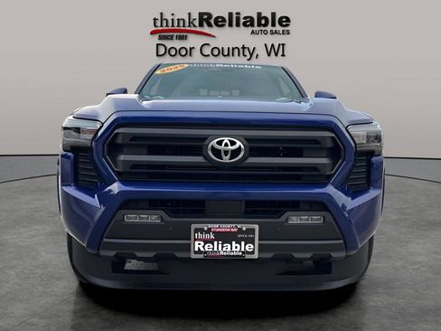 Used 2025 Toyota Tacoma SR5 w/ SR5 Upgrade Package AWD/4WD image 8