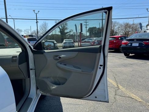 Used 2009 Toyota Corolla LE FWD image 12