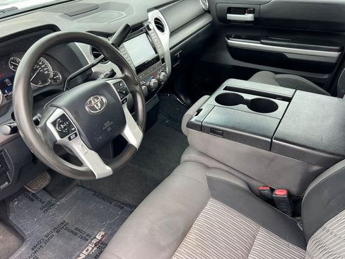 Used 2016 Toyota Tundra SR5 w/ Tow Package RWD image 11