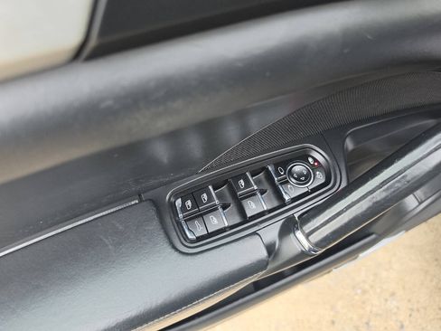 Used 2011 Porsche Cayenne Turbo AWD/4WD image 8