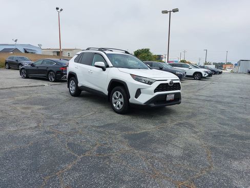 Used 2020 Toyota RAV4 LE w/ Carpet Mat Package FWD image 2