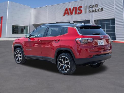 Used 2025 Jeep Compass Limited AWD/4WD image 9