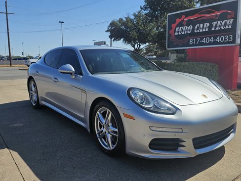 Used 2016 Porsche Panamera 4 w/ Premium Package Plus image 6
