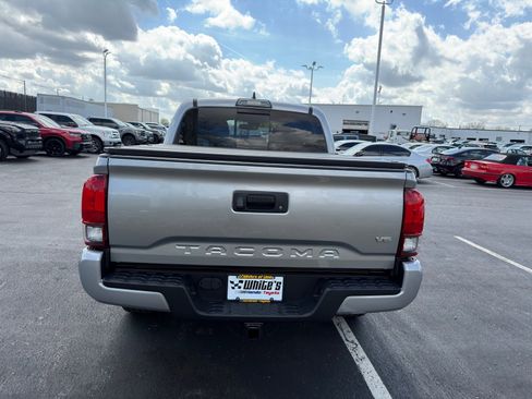 Used 2019 Toyota Tacoma TRD Sport image 5