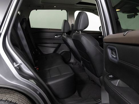 Used 2023 Nissan Rogue SL w/ SL Premium Package image 39