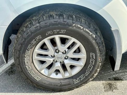 Used 2014 Nissan Frontier SV w/ SV Value Truck Package image 32