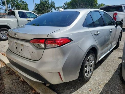 Used 2020 Toyota Corolla LE FWD image 4