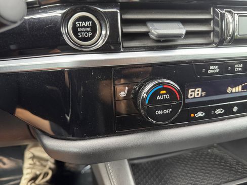 Used 2024 Nissan Pathfinder SV FWD image 21