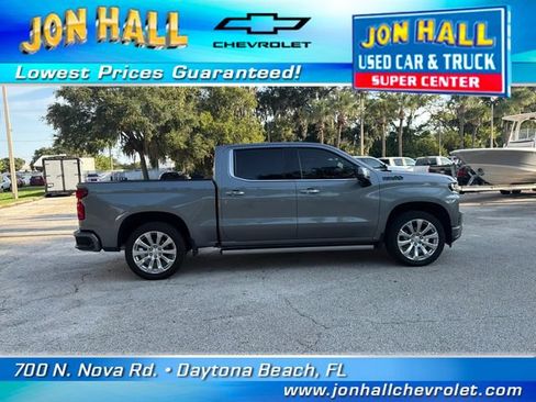 Used 2022 Chevrolet Silverado 1500 High Country w/ Technology Package AWD/4WD image 12