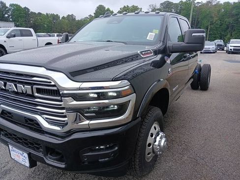 New 2026 RAM 3500 Big Horn w/ Laramie Trim Package AWD/4WD image 9
