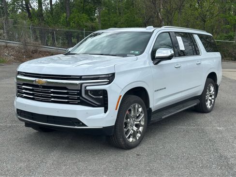 Used 2026 Chevrolet Suburban Premier AWD/4WD image 1