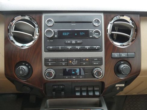 Used 2012 Ford F250 Lariat w/ Chrome Pkg AWD/4WD image 28