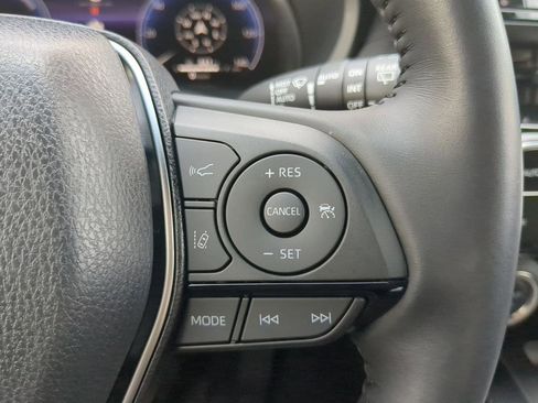 Used 2024 Toyota Venza Limited image 22