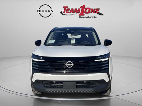 New 2026 Nissan Kicks SV w/ SV Premium Package image 2