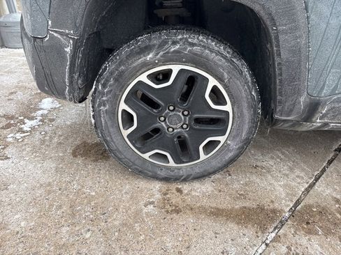 Used 2015 Jeep Renegade Trailhawk w/ Cold Weather Group image 7