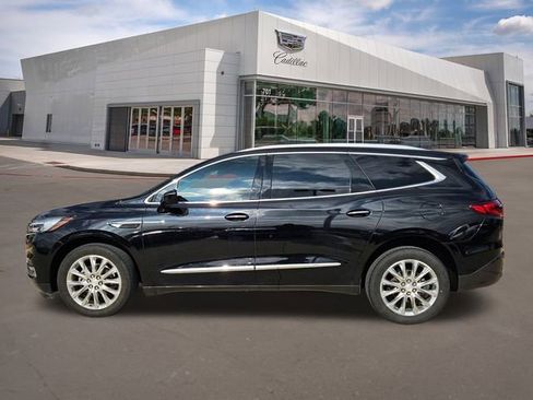 Used 2019 Buick Enclave Premium w/ LPO, Luxury Package image 3