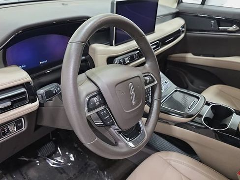 Certified 2022 Lincoln Nautilus FWD image 12