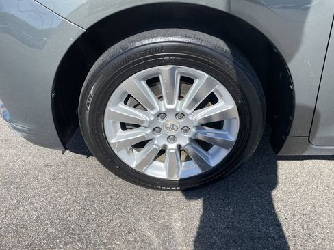 Used 2012 Toyota Sienna LE w/ Towing Pkg AWD/4WD image 9