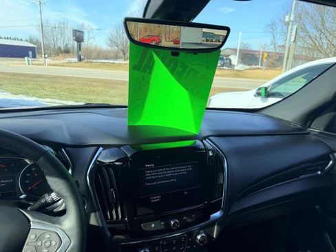 Used 2023 Chevrolet Traverse LT w/ LT Premium Package image 9