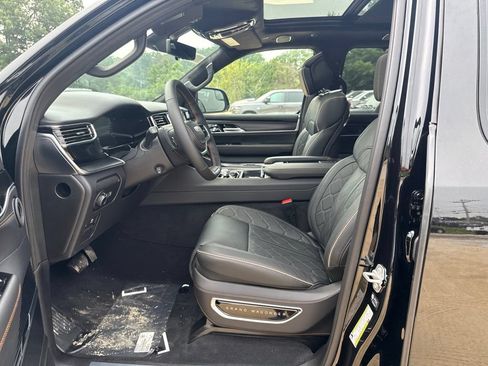 New 2026 Jeep Grand Wagoneer Summit AWD/4WD image 18