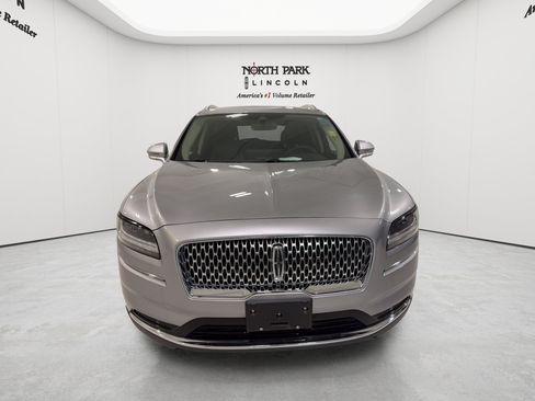 Used 2022 Lincoln Nautilus FWD w/ Premium Package image 8