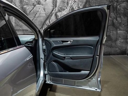 Used 2021 Ford Edge SEL image 9