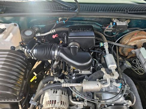 Used 1998 Chevrolet Silverado 1500 4x4 Extended Cab w/ Preferred Equipment Group 2 image 23
